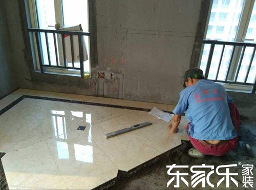 家里裝修自己怎么貼瓷磚？